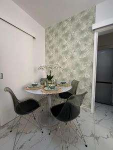 Modern Downtown Apartment - Old Town Ultracentral