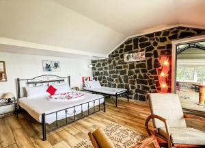 Manas Valley View bungalow by Xacro Xperiences