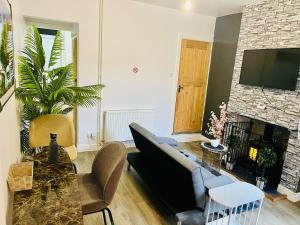 Cozy and stylish 2 bedroom home