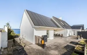 4 Bedroom Stunning Home In Glesborg - Bønnerup Strand