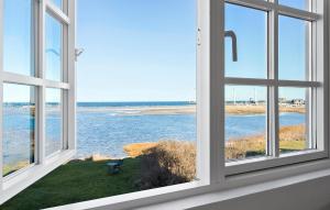 4 Bedroom Stunning Home In Glesborg