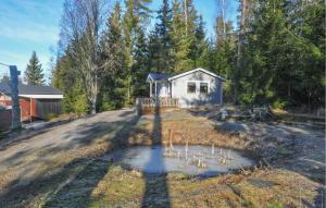 Amazing Home In Grums With Wifi