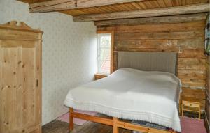 3 Bedroom Lovely Home In Urshult