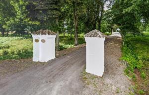 Nice Home In Ekeby With Wifi