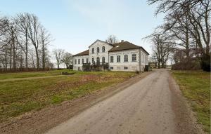 Nice Home In Ekeby With Wifi