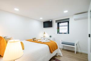 HostWise - Modern Flat with a Suite