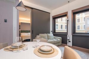 Modern Apt in Galleria Pattari - Steps to Duomo