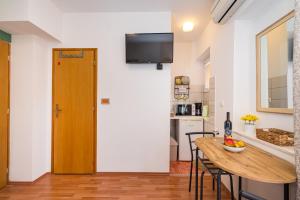 Studio and 2 rooms Zadar City Walls