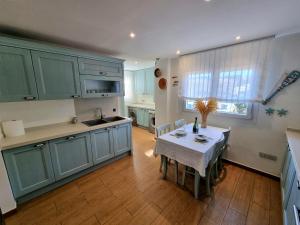 Luxury 2 bedrooms Apartment in La Carihuela Torremolinos 20 meters in from of beach