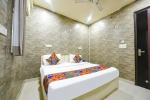 FabHotel Model Town - Āzādpur