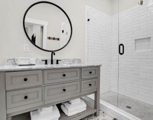 Steps to Overton Square 100 Yr Old Historic Apt