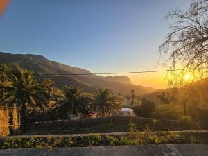 3BR Rustic House - Seaviews & Minibar