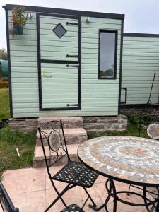 Bon yr Llew, Coity Bach