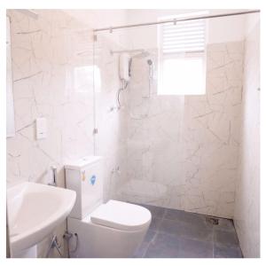 Diyawanna Villa - Deluxe Double Room in Colombo