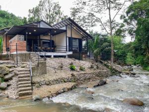 Casa Damai Janda Baik - RIVERVIEW TINY HOUSE