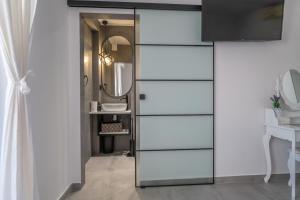 Apartment Vera i Ćiro Novak, sea view and free parking