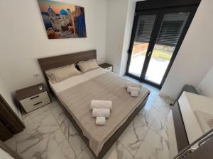 Luxury Maisonette Blue Stone