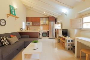 C28 Mitjana Luminous Penthouse