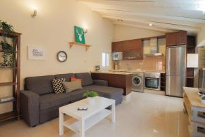 C28 Mitjana Luminous Penthouse