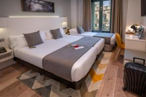 Double Room with Extra Bed room in Hotel Serhs Carlit