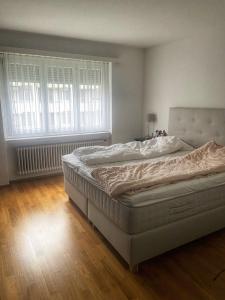 The apartment is from 4 March to 12 March