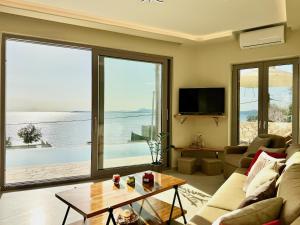 Beach Villa Smile with private pool by DadoVillas