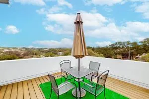 Lively Getaway - Oakland Estates