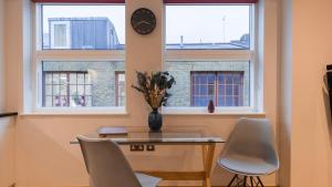 Barbican Serviced Apartments by LovelyStay