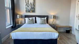 Titanic Guest 4 Star Boutique- Tourism NI certified- Free parking