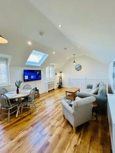 No3 Little Eaton - Perfectly located town house - By the sea - Free Parking