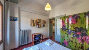 Ivys Leaves, Value Flat in theChania City