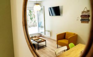 Πανεπιστήμιο - Έκθεση- Τούρκικο προξενείο