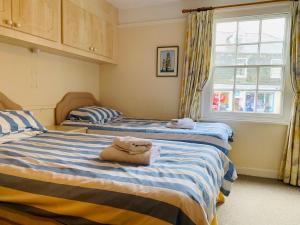 Maypole Cottages - No 12 Broad Street