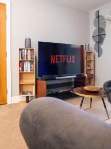 2 bedroom exclusive house in Sheffield
