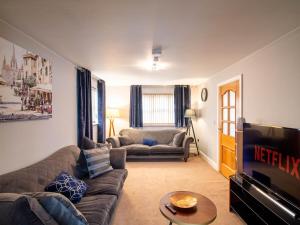 2 bedroom exclusive house in Sheffield