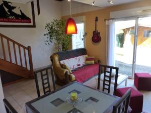 Le Brigantin, villa mitoyenne de 68m2 avec terrasse, jardinet et petit garage