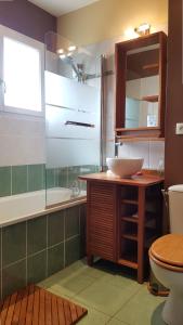 Le Brigantin, villa mitoyenne de 68m2 avec terrasse, jardinet et petit garage