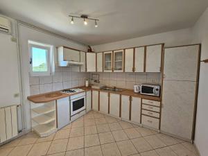 Apartment Mario Murter