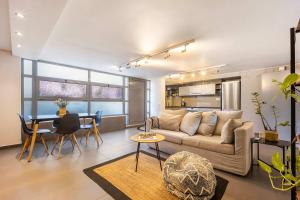 O&O Group - Gazi Metro APT Urban Balcony Oasis