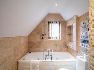 Exclusive 3-Bedroom Villa in Sheffield