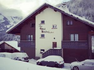 Chalet spacieux à Châtel, 6 chambres, 4 salles de bain, près des remontées mécaniques, WiFi, parking - FR-1-676-3