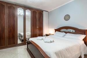 Cozy Apartment in Catanias Historic Center