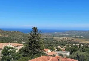 Typical Corsican Village House with Garden - 卡伦扎纳