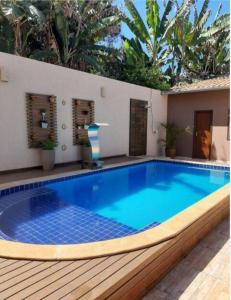 Domiciliar RP - Casa com piscina