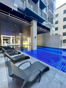 Serene Suite at S Residences MOA