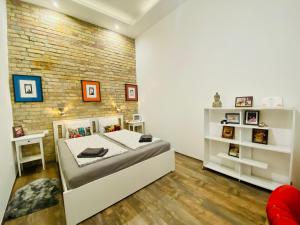 Central Studio in Central Budapest with AC - Brick House