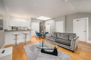 Superior Two-Bedroom Apartment room in Destiny Scotland - St Andrew Square Apartments