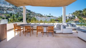 LUXO Casa en Acapulco Zona Brisas Guitarrón con vistas espectaculares y 2 albercas