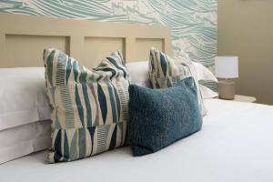 Pebble Cottage by Coast & Country Stays