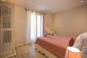 Christiano Apartments